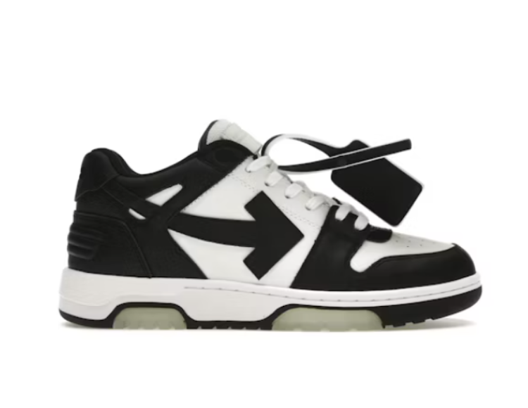 Sneaker off Black